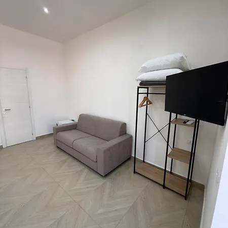 Apartment Valentino Station Garibaldi Naples